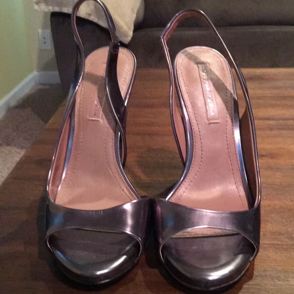 NWOT BCBG Dark silver w/ gold heels.